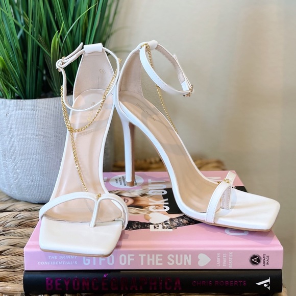 Pretty Little Thing White Chain Heels - Picture 2 of 3
